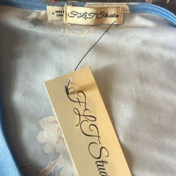 Floral button high low silky boho top shirt blouse women’s blue medium m NWT - Picture 3 of 6